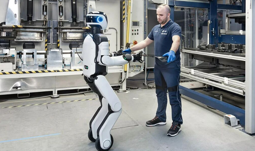 宝马工厂的人形机器人，黄仁勋是背后老板之一