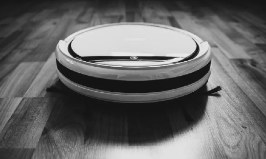 中国扫地机一哥，拼命自救