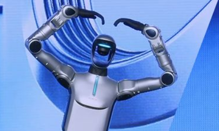 荣耀CEO李健：荣耀人形机器人聚焦购物协助、工作检查、陪伴三大消费级场景