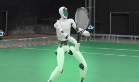 跑赢博尔特前，机器人先挑战网坛