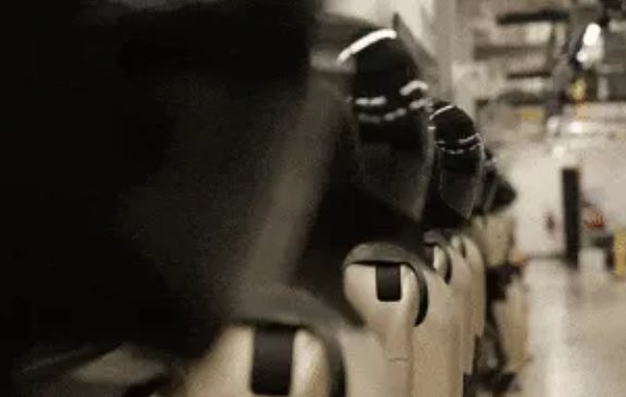 特斯拉机器人最新视频曝光，马斯克称有望在2027年实现量产