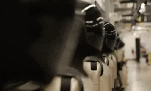 特斯拉机器人最新视频曝光，马斯克称有望在2027年实现量产