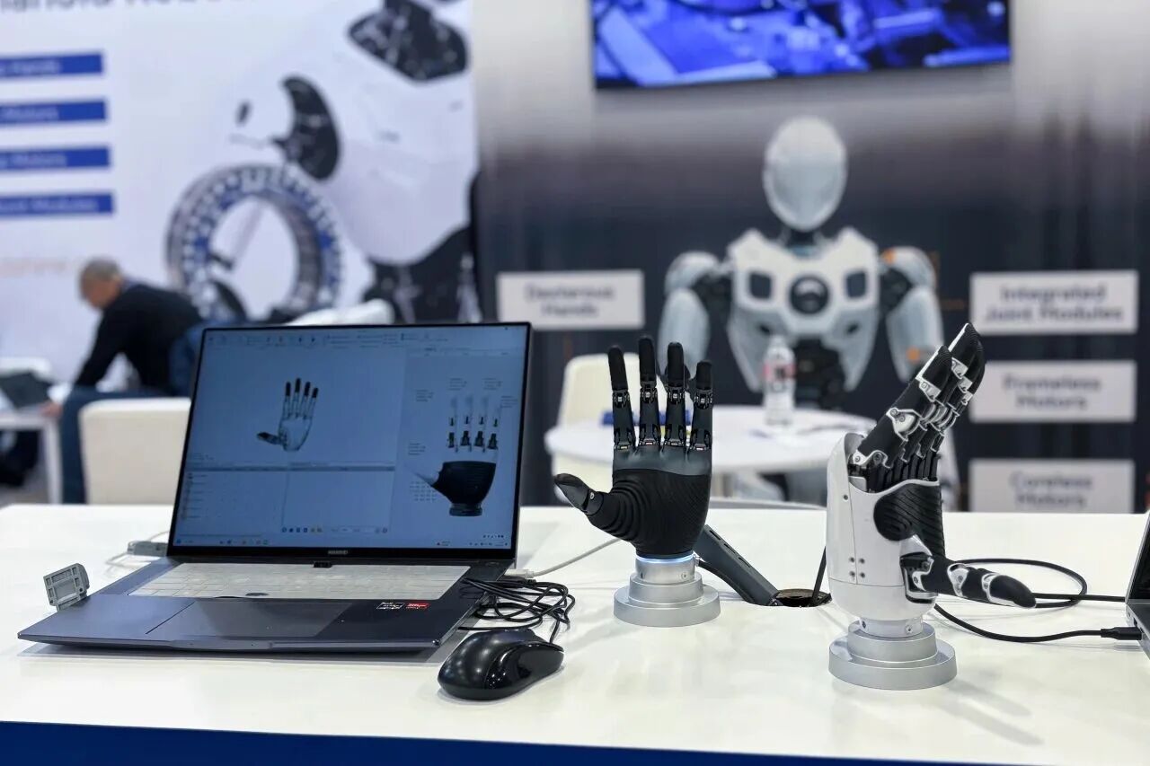 自研灵巧手，电机大厂迈向人形的“兵家必争”之地？