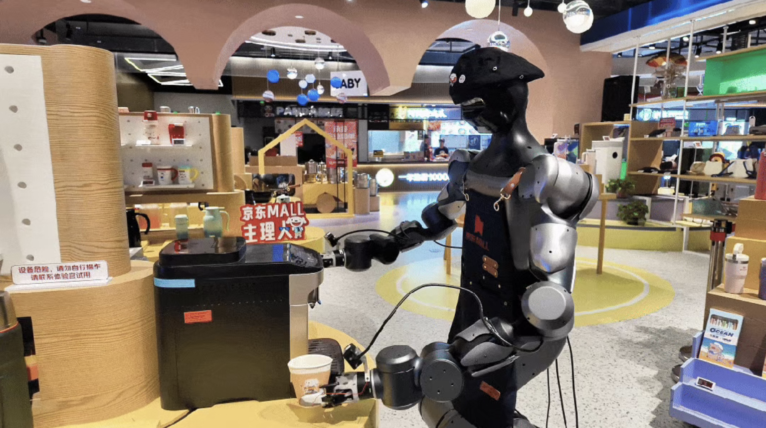 GEN-1和千寻的共识：历史不会重复，但具身智能正在押韵Transformer