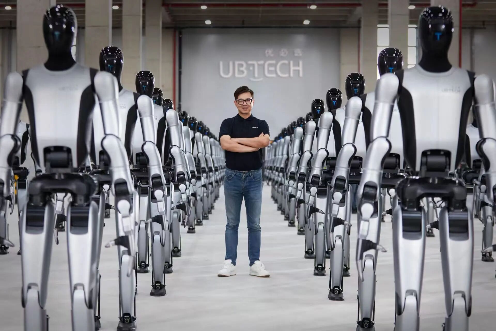 ASIMO射出的子弹，十七年后正中眉心