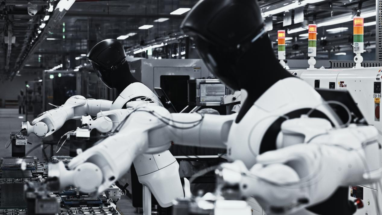 全球首个具身智能工业产线规模落地！智元精灵 G2  8 小时作业直播实证