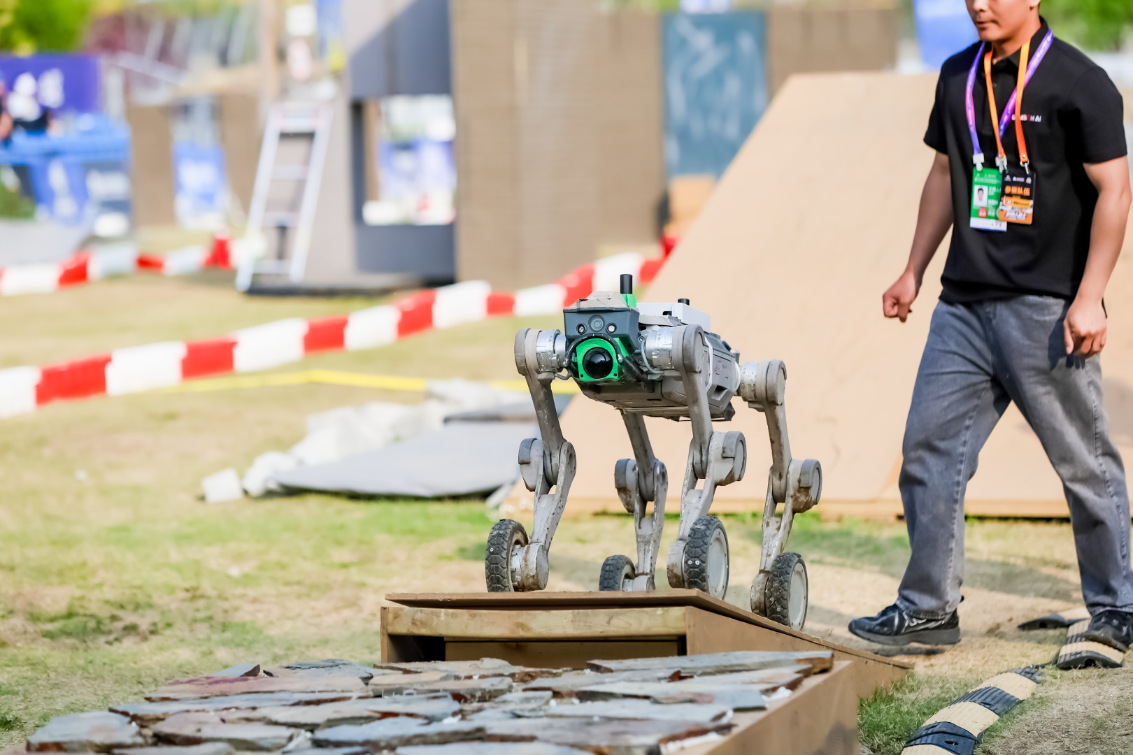 极限工况见真章：智身科技马拉松三大奖加冕，双赛道验证落地硬实力