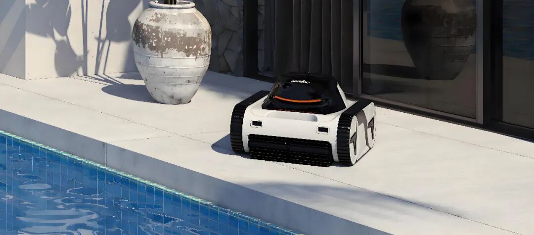 1100万个美国家庭，养出了“泳池机器人第一股”