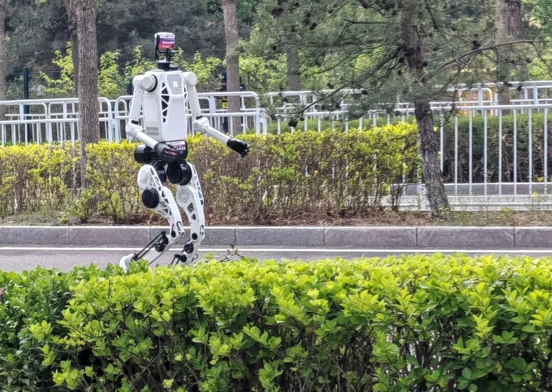 “跑赢人类”之后怎么办：宇树受挫、智元加速追赶，荣耀即便获胜也难言真正赢得市场