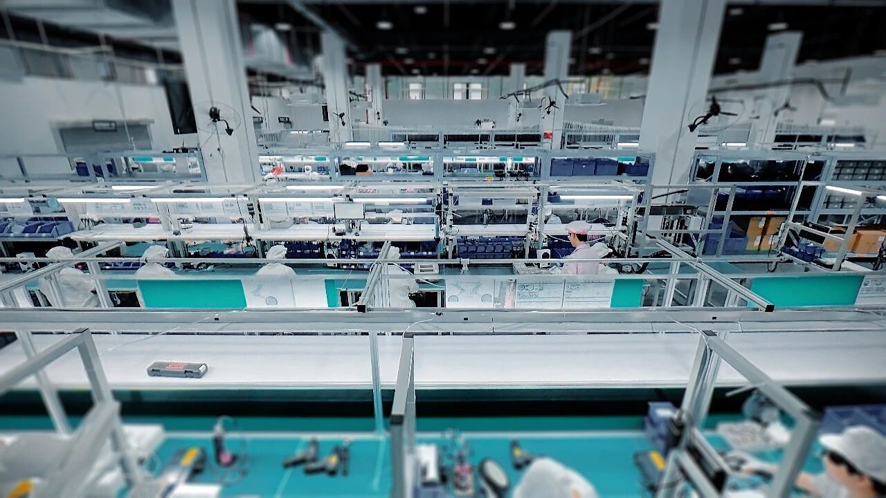 一万台进入各行各业，智身科技走出具身智能新发展范式
