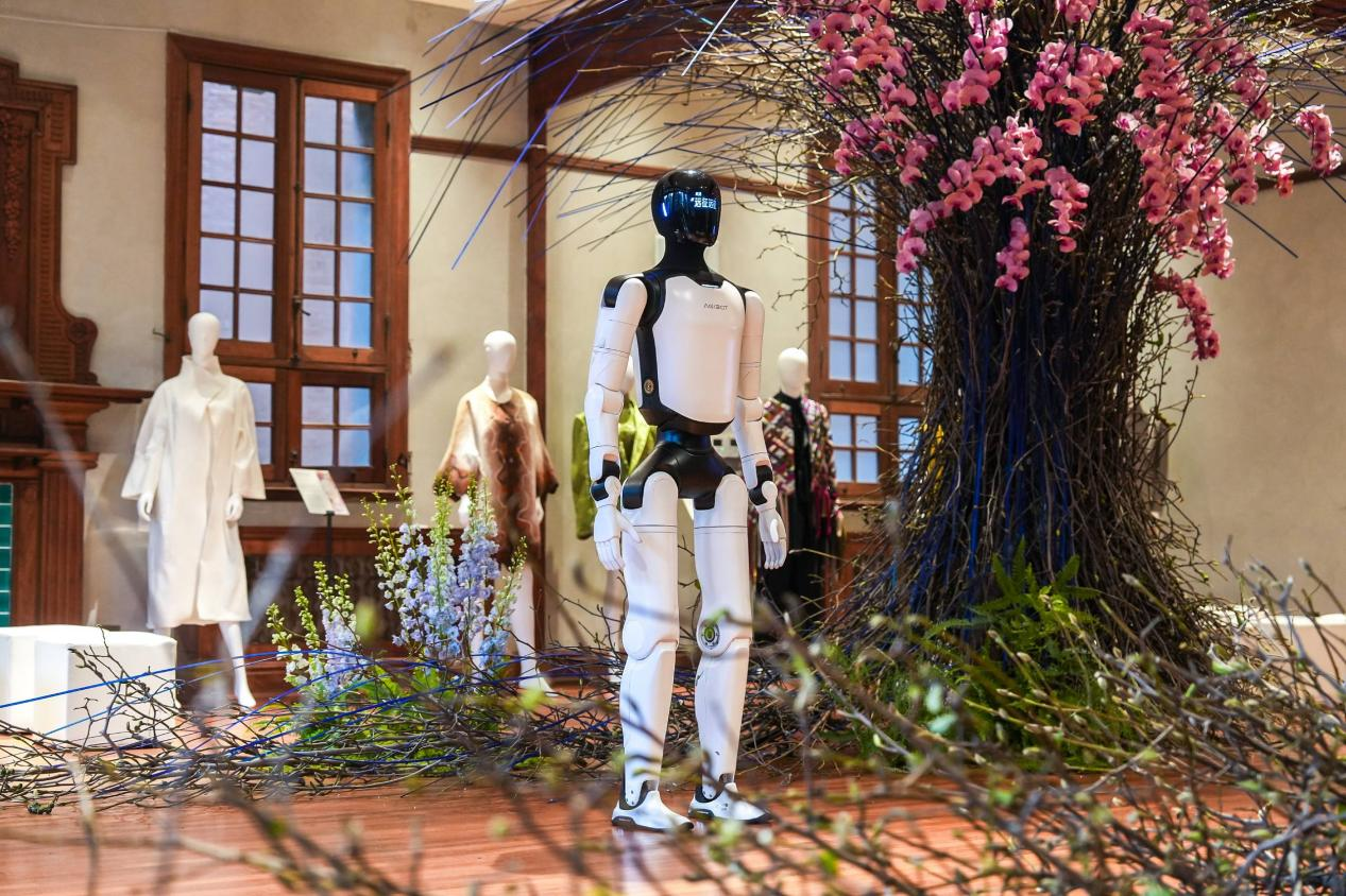 擎天租首登静安时尚文化周，拓展“科技+时尚”产业边界