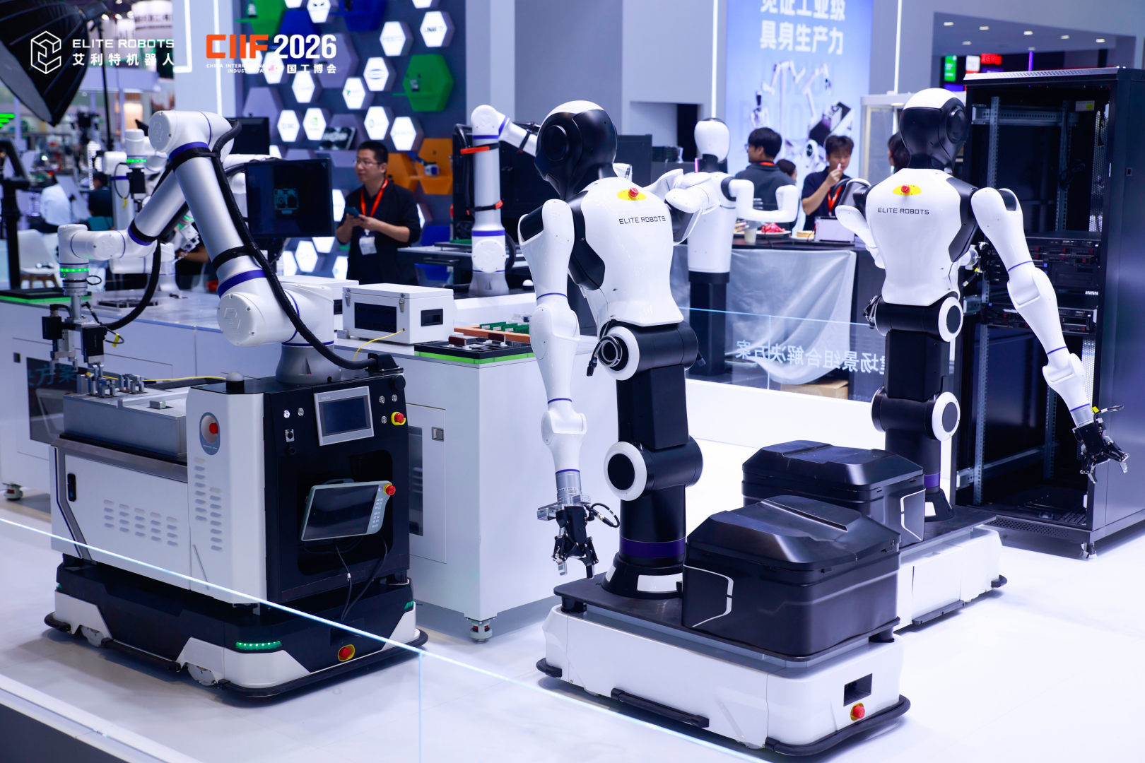 物理AI进场！2026工博会上，工业机器人的新故事与老账本