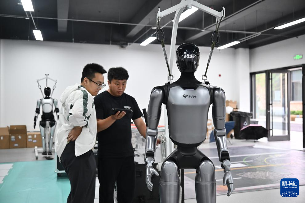 机器人租赁价格暴跌，从3万到289元，谁在给机器人资产重新定价？